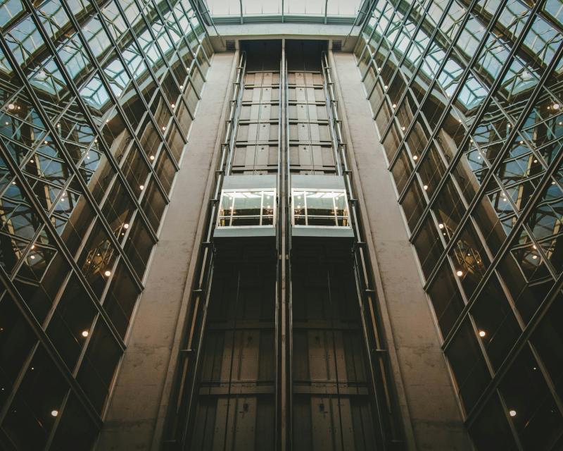 Conserto de Elevador: Dicas e Prevenções