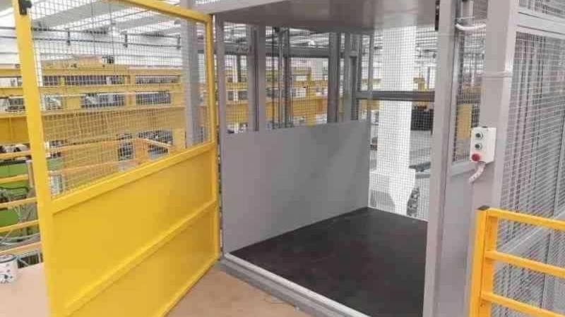 Elevador de Carga Pequeno: A Solução Ideal para Espaços Compactos