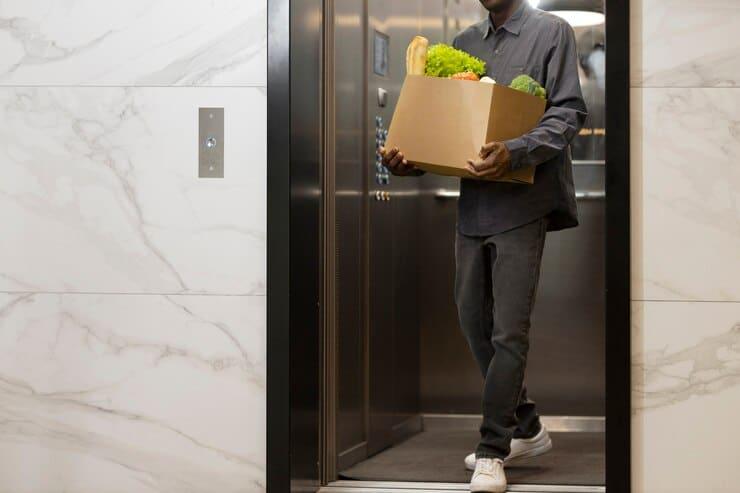 Elevador residencial simples e barato: como escolher a melhor opção para sua casa