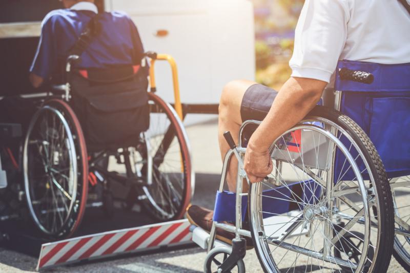 Plataforma elevatória cadeirante para acessibilidade e conforto
