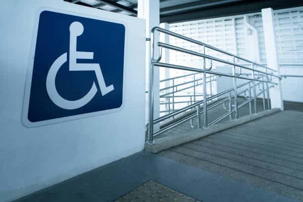 Escolher a Plataforma Elevatória para Cadeirante Ideal para Acessibilidade