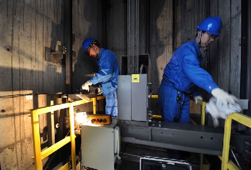 Manutenção preventiva e corretiva de elevadores