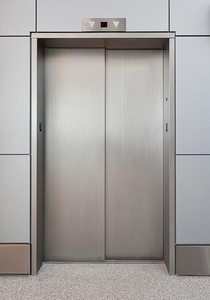 revestir porta de elevador